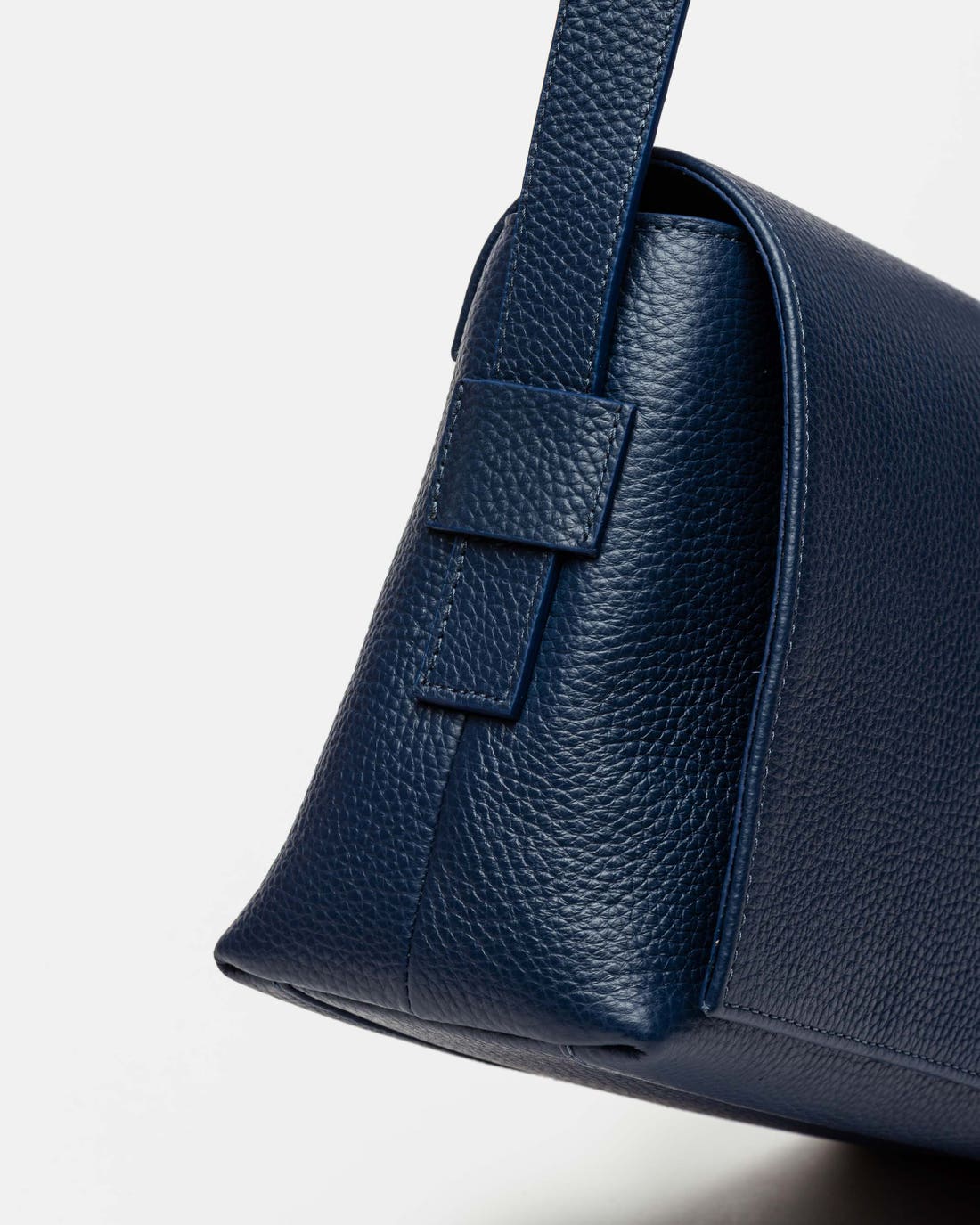 Bandolera Hana en cuero graneado