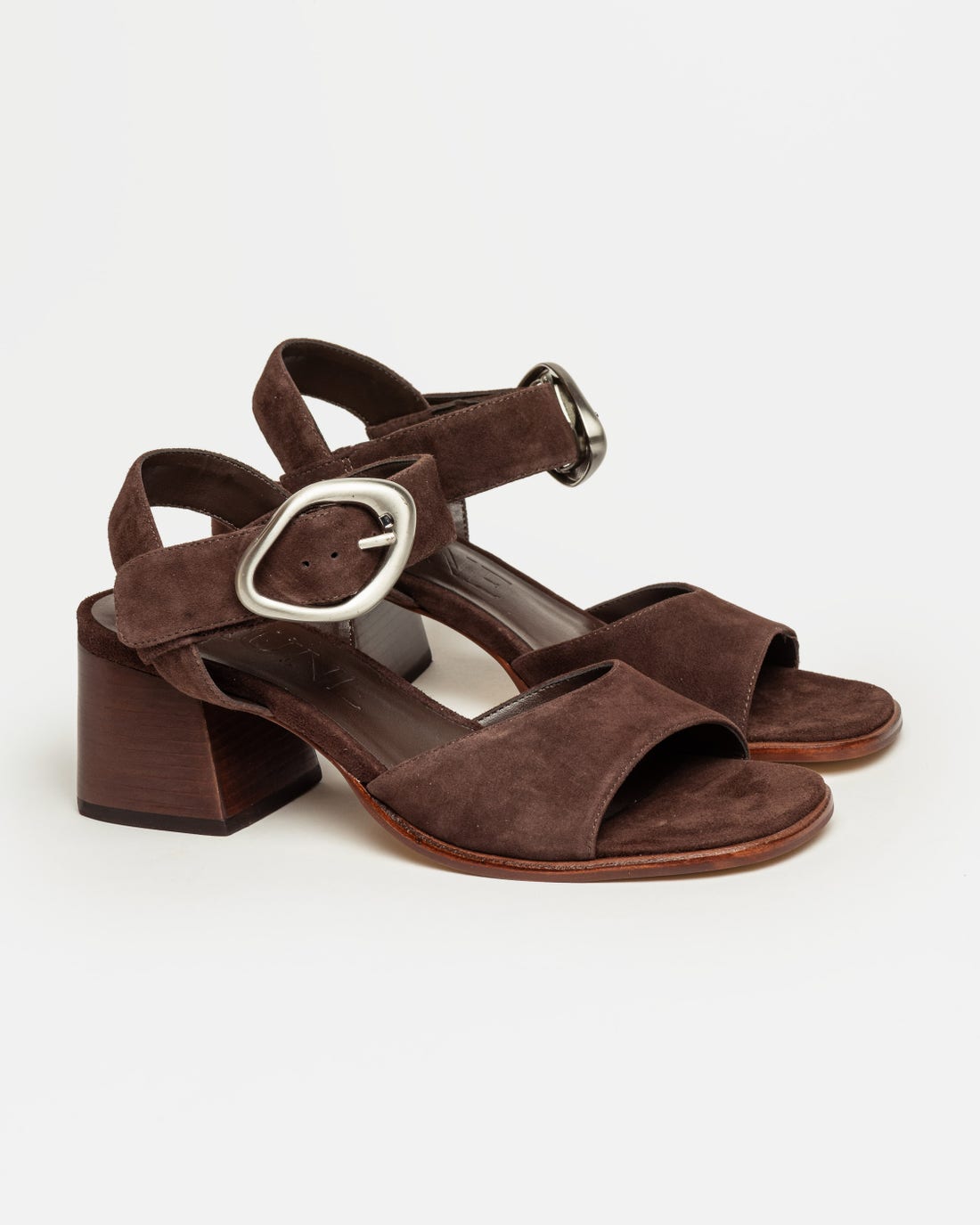 Sandalia media Julie en gamuza
