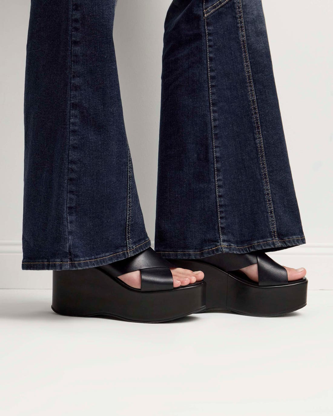 Sandalia alta Eloisa en cuero liso