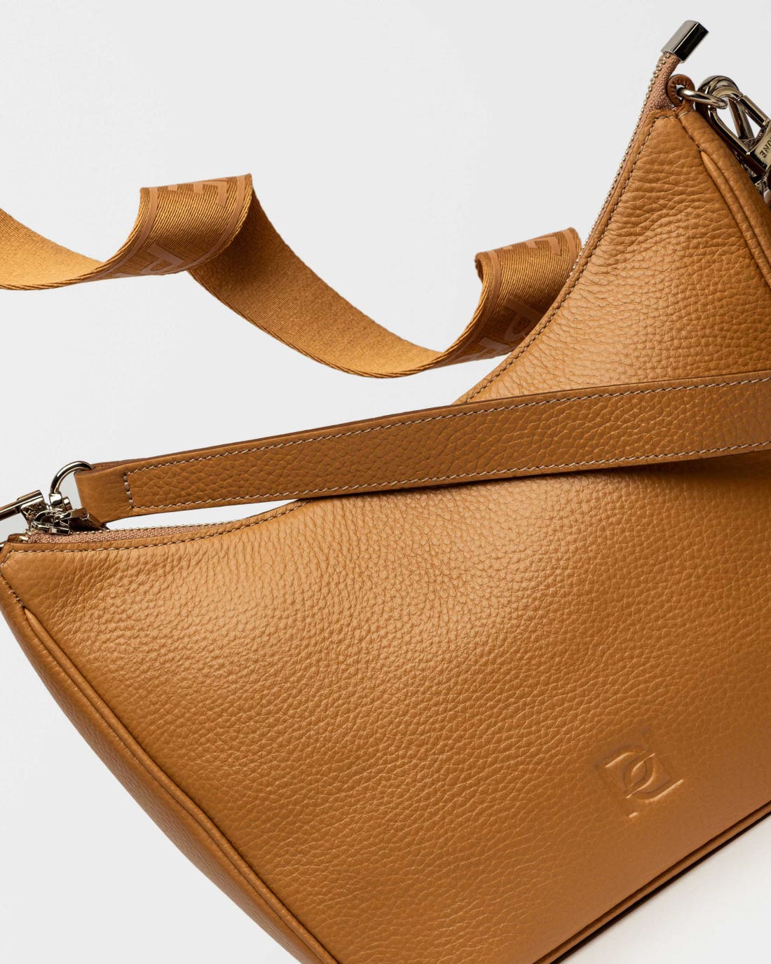 Bandolera Venice en cuero graneado