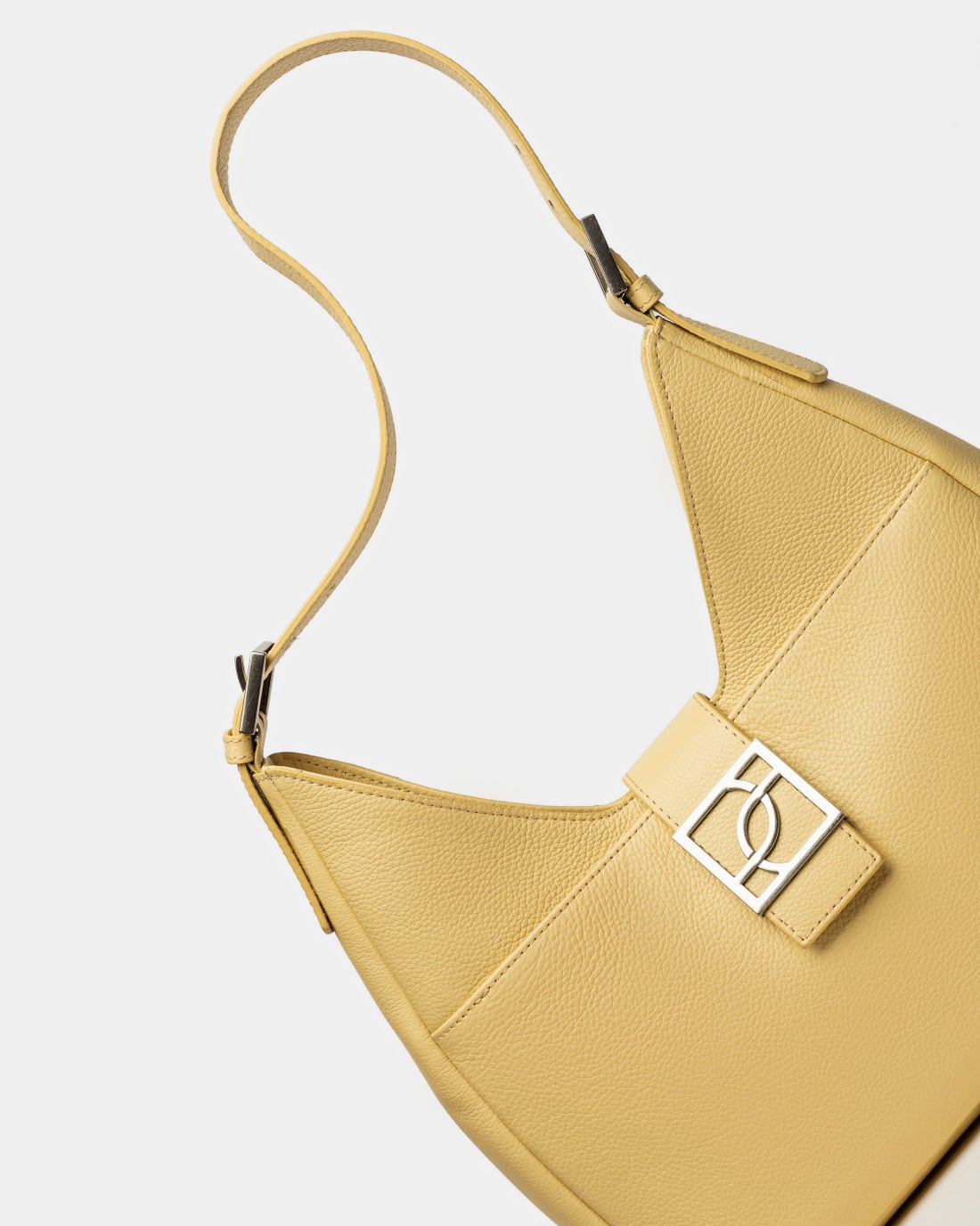 Bolso Signature en cuero graneado