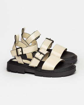 Sandalia media Nina en efecto cuero