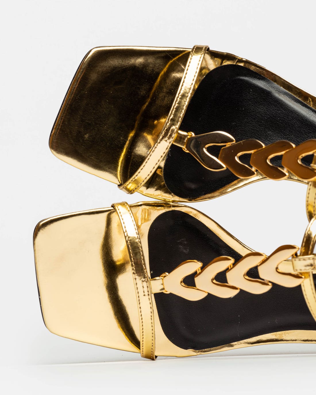 Sandalia alta Goldie en cuero metalizado