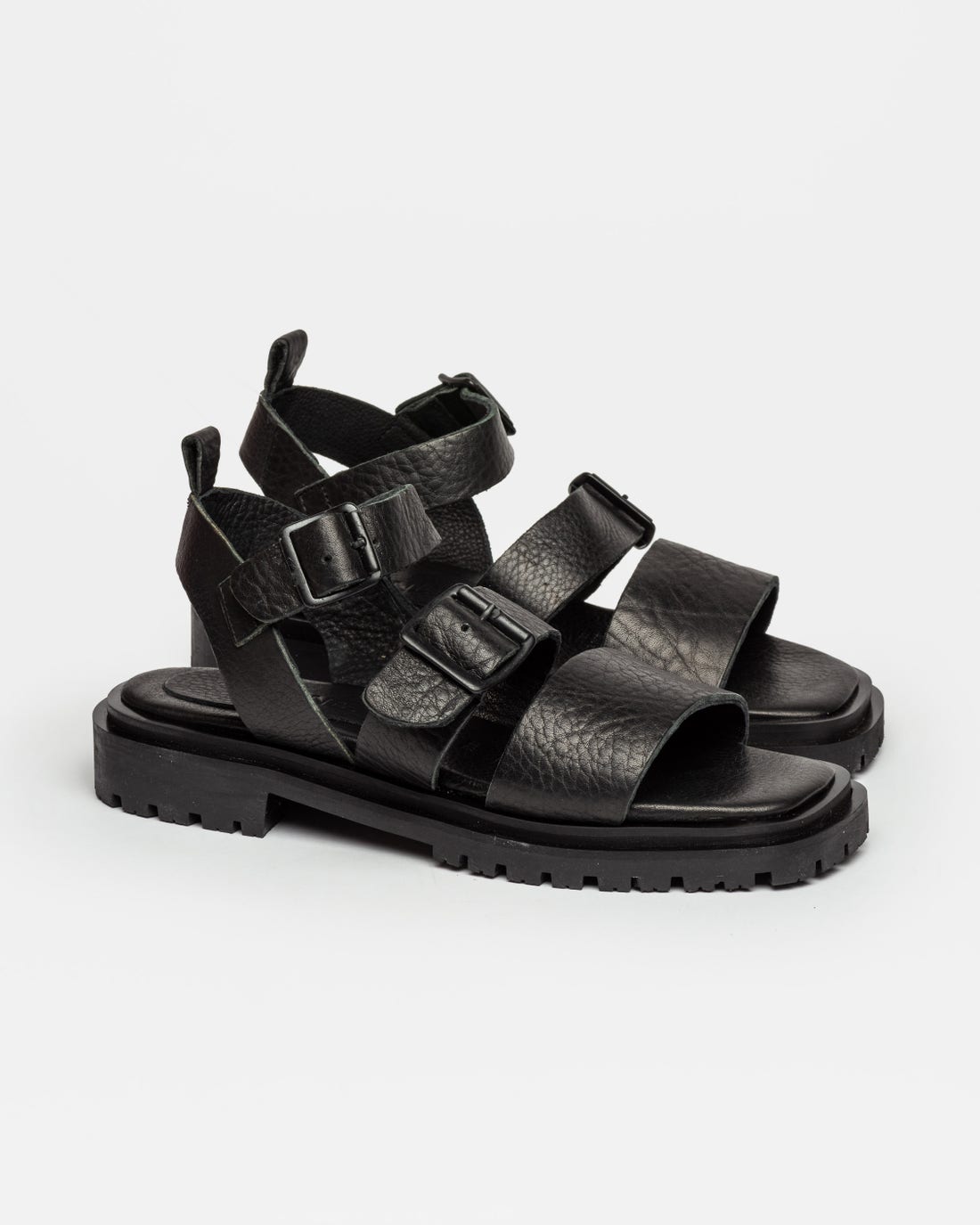 Sandalia media Alba en cuero graneado